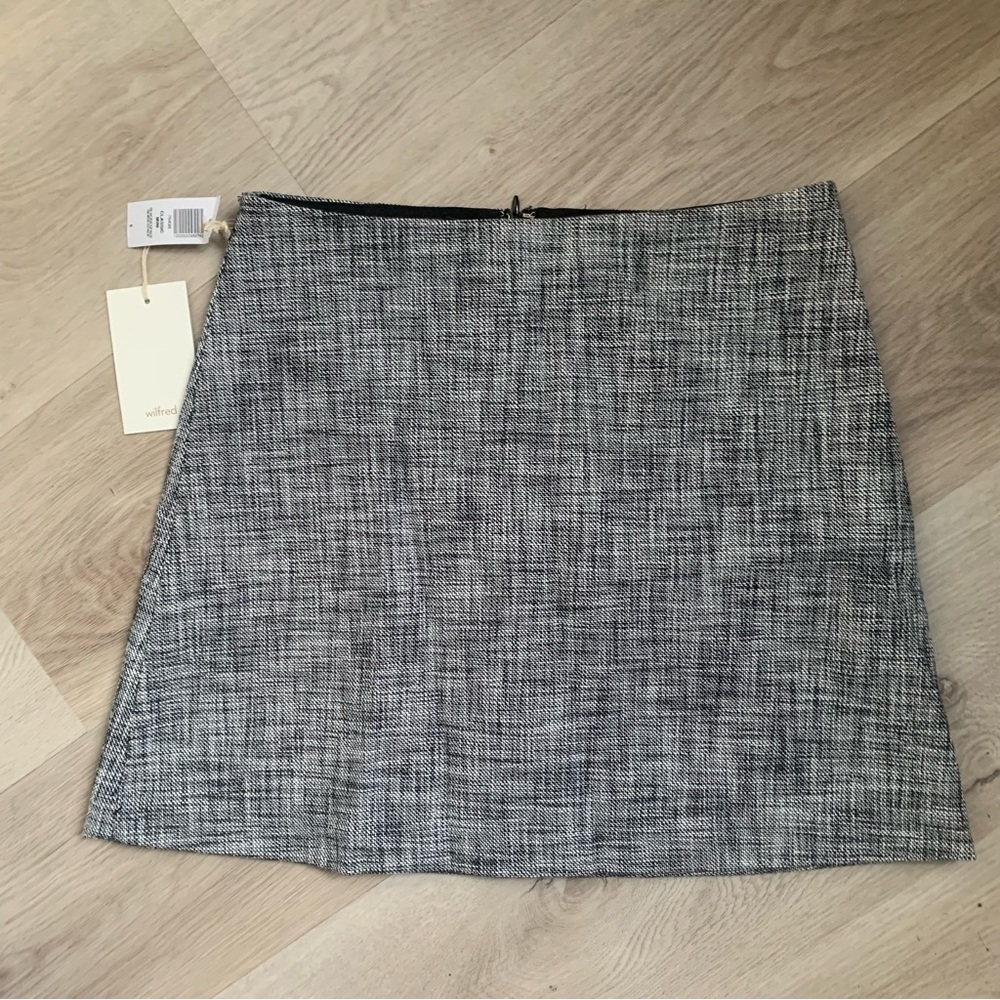 Aritzia Wilfred classic mini skirt